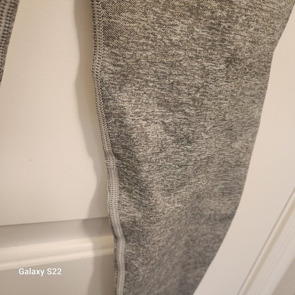 SPANX "Spacedye" Cloudy Grey Sculpt Leggings. NWT. Size Medium - Picture 4 of 8